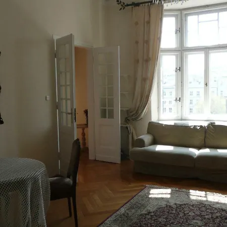 Nowogrodzka 40 Apartmán